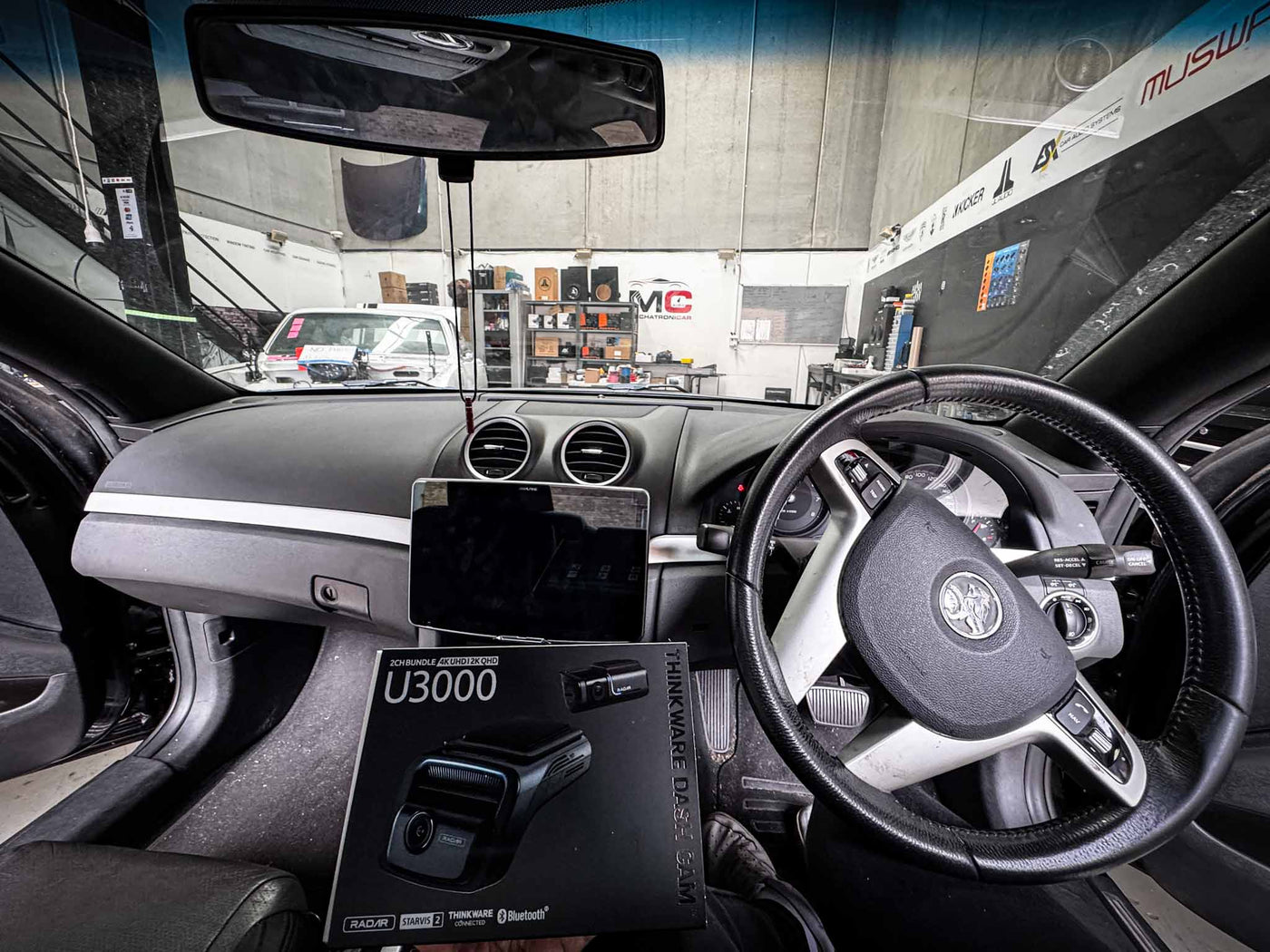 Holden Commodore SS VE Series-2 – Alpine Halo11 - thinkware u3000