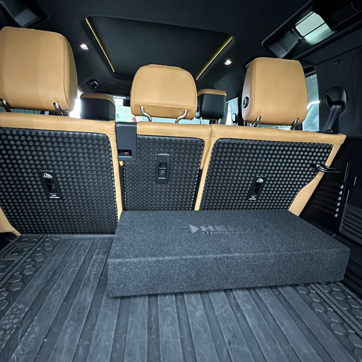 HELIX IK ES10.1-DVC2 - 10" 300W RMS Vented Subwoofer Bench Box | 2x2Ω