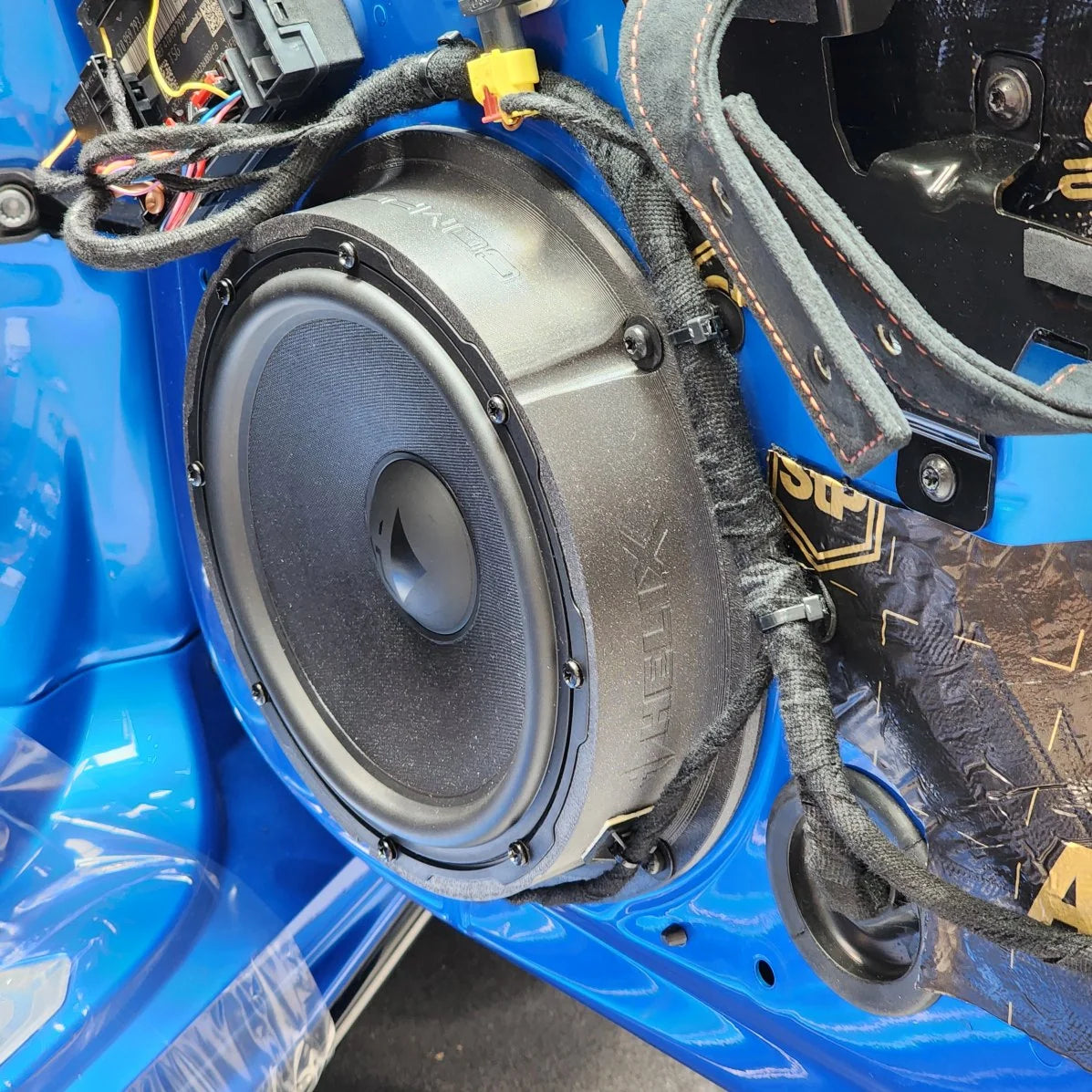 HELIX Ci3 amplified speaker upgrade for Lamborghini Huracán factory audio – MC Audio Sydney