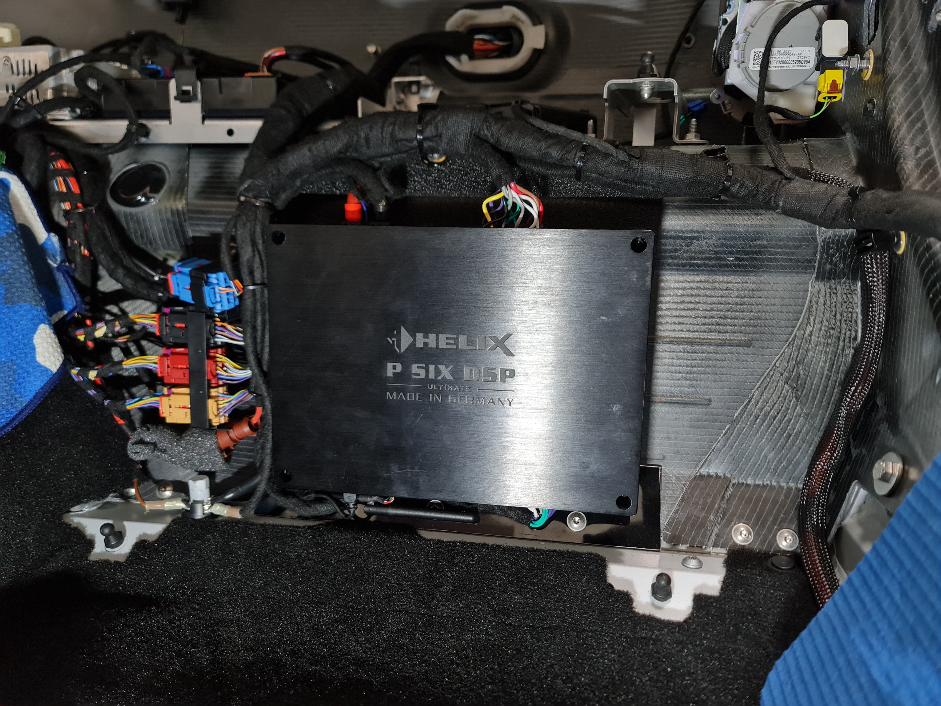 HELIX P SIX DSP Ultimate – 6-Channel Class-D Amplifier with 10
