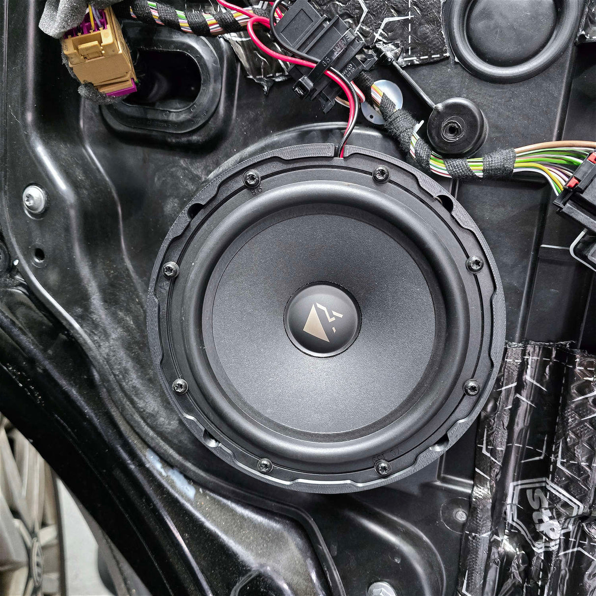 HELIX Ci3 premium speaker upgrade for Volkswagen Transporter T6.1 – MC Audio Sydney