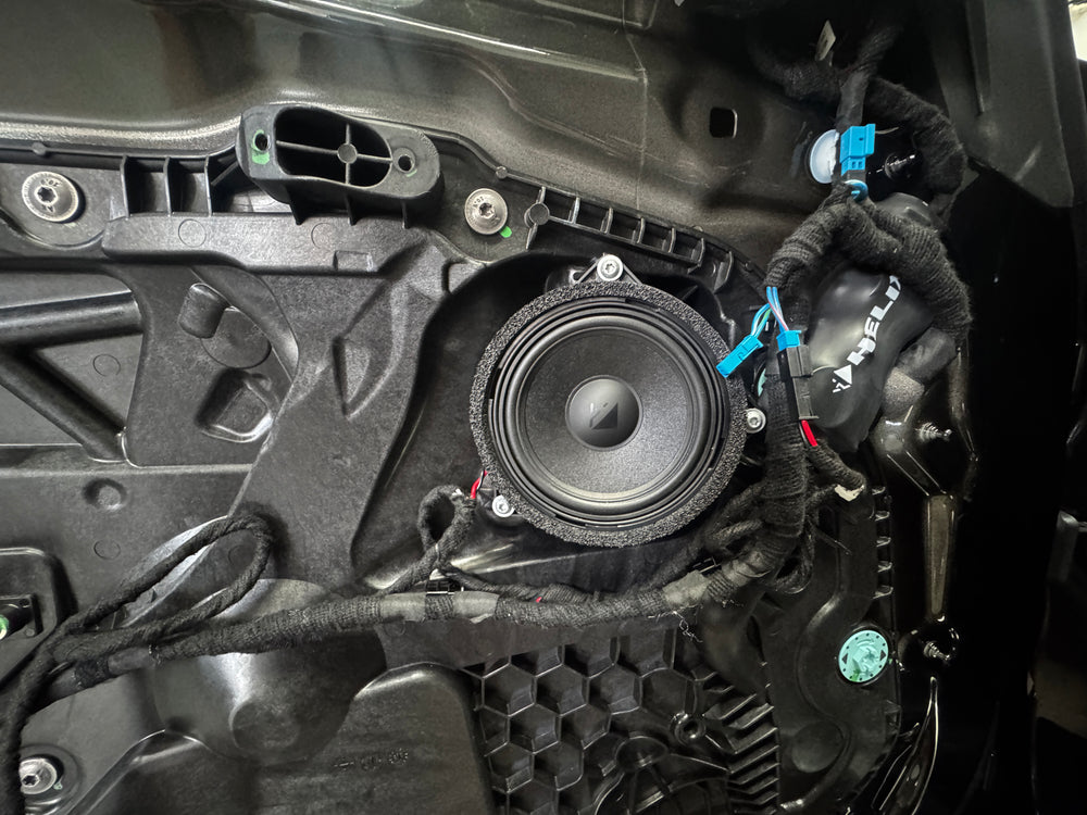 HELIX Ci7 M100FM-S3 midrange speaker cone detail – 4” hi-end FlexMount design by MC Audio Sydney