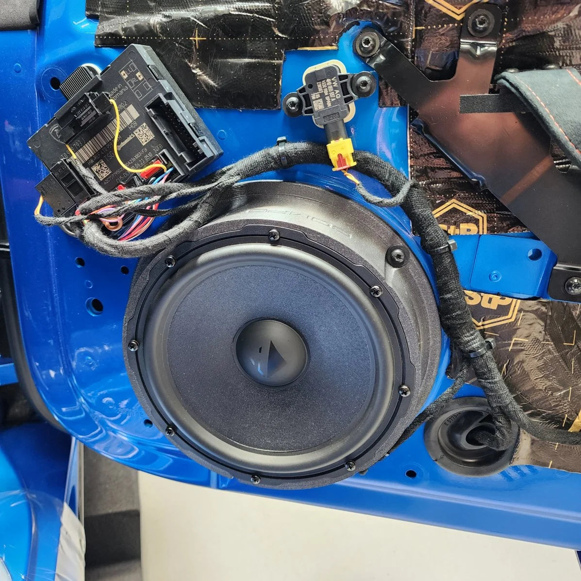 Lamborghini Huracán DSP tuned HELIX Ci3 speaker upgrade package – MC Audio Sydney